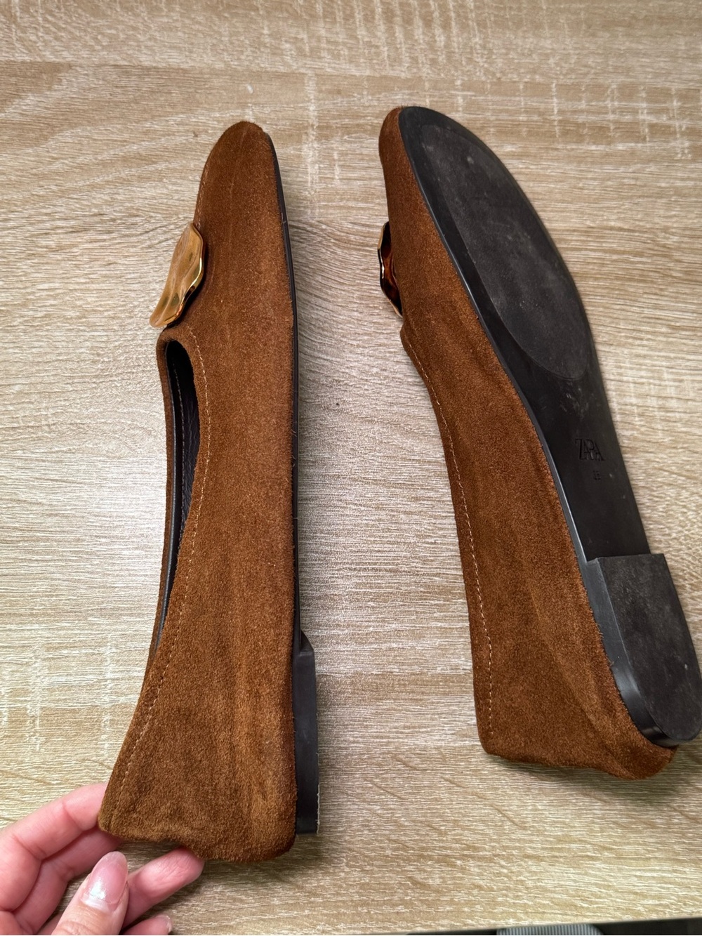 Zara leather & Suede Ballet Flats with Gold detail - Picture 4 of 10